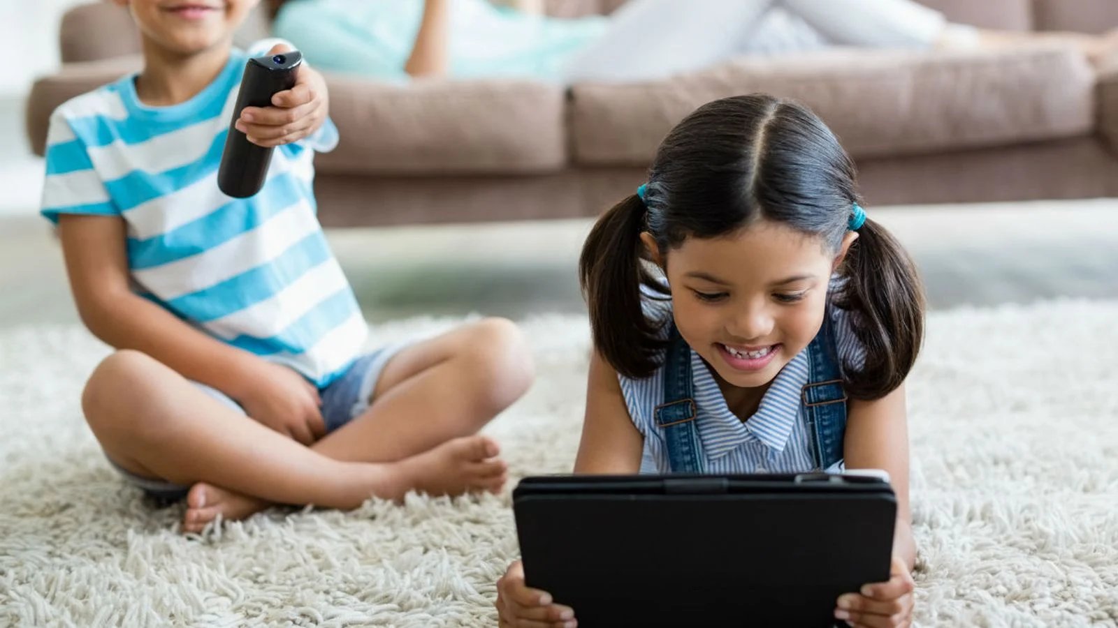 Is your child secretly addicted to screens? These signs will shock you!