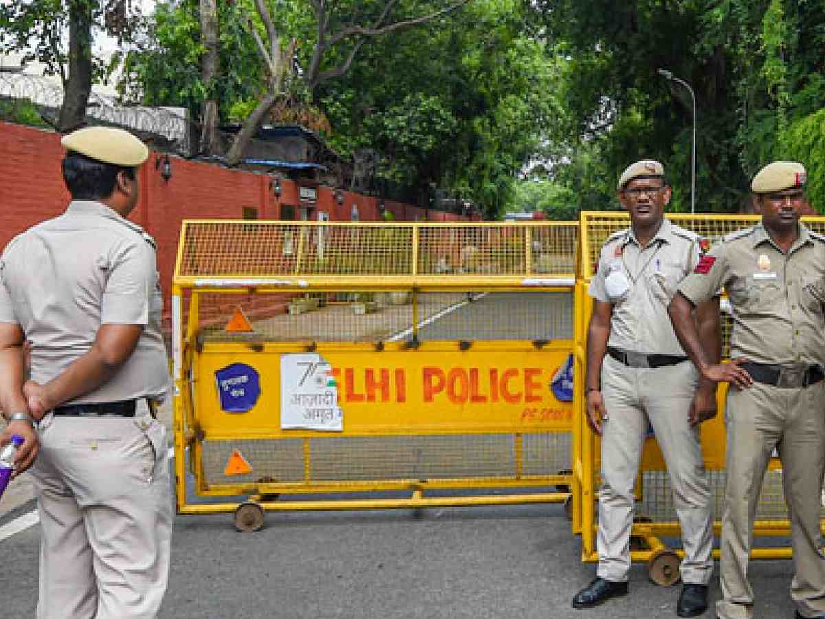 Delhi Police arrests two suspected ISIS operatives planning major attack in the capital!