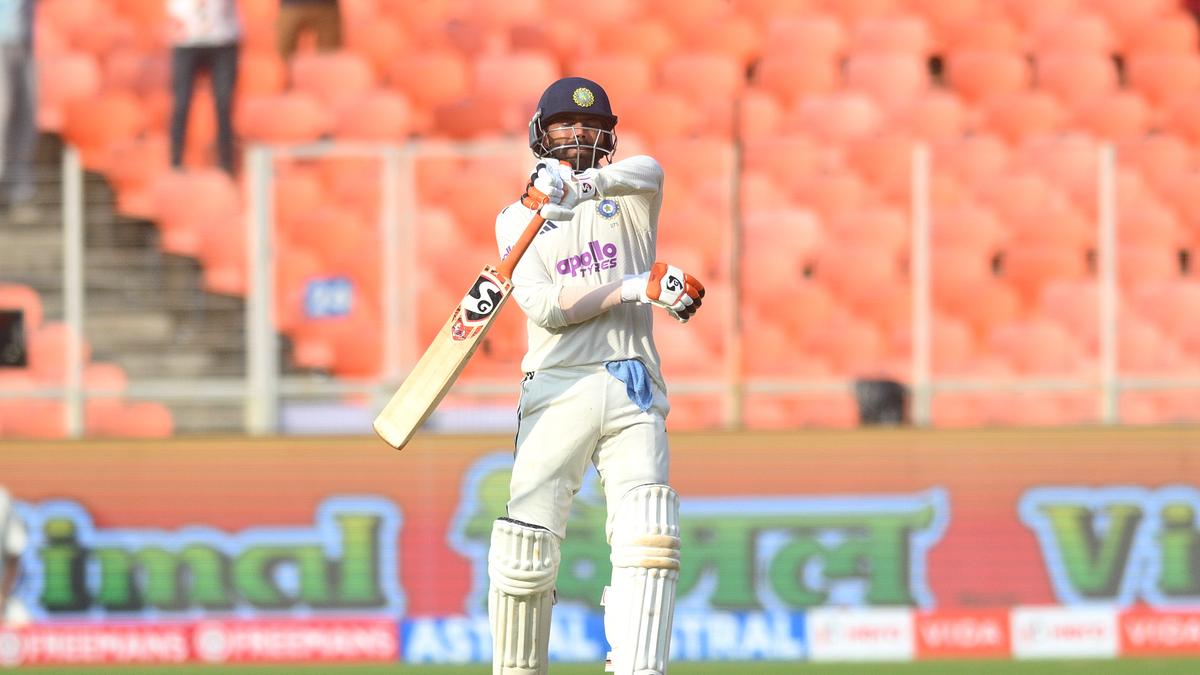 India tighten grip on first Test after declaring with 286-run advantage!