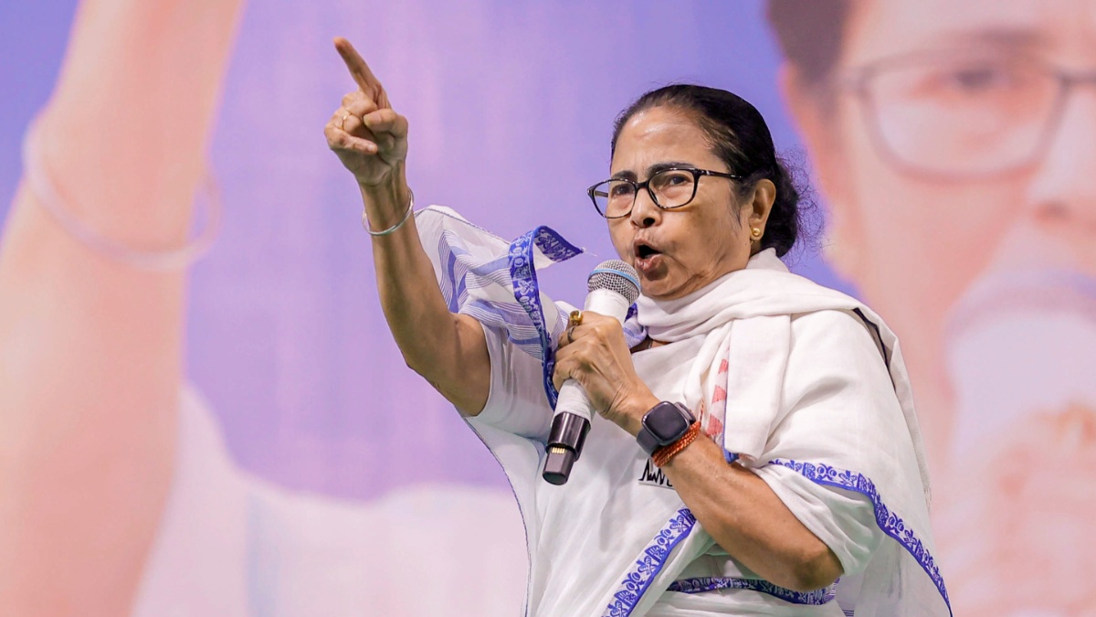 “Call Elections Tomorrow If You Dare” Says Mamata to Modi