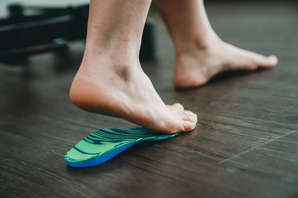 This daily habit with shoes is weakening your foot muscles!