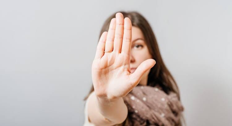 Strategies to help women set boundaries and find work-life balance!