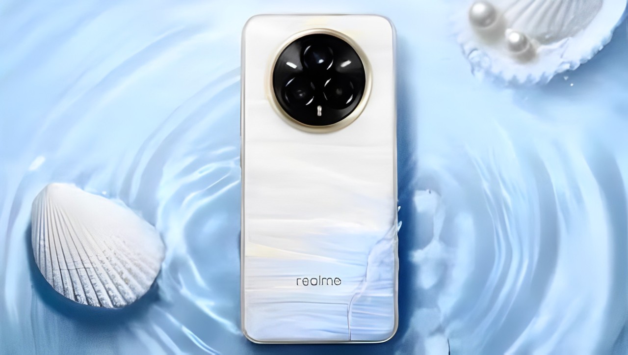 Realme launches world's first cold-sensitive color-changing back series!