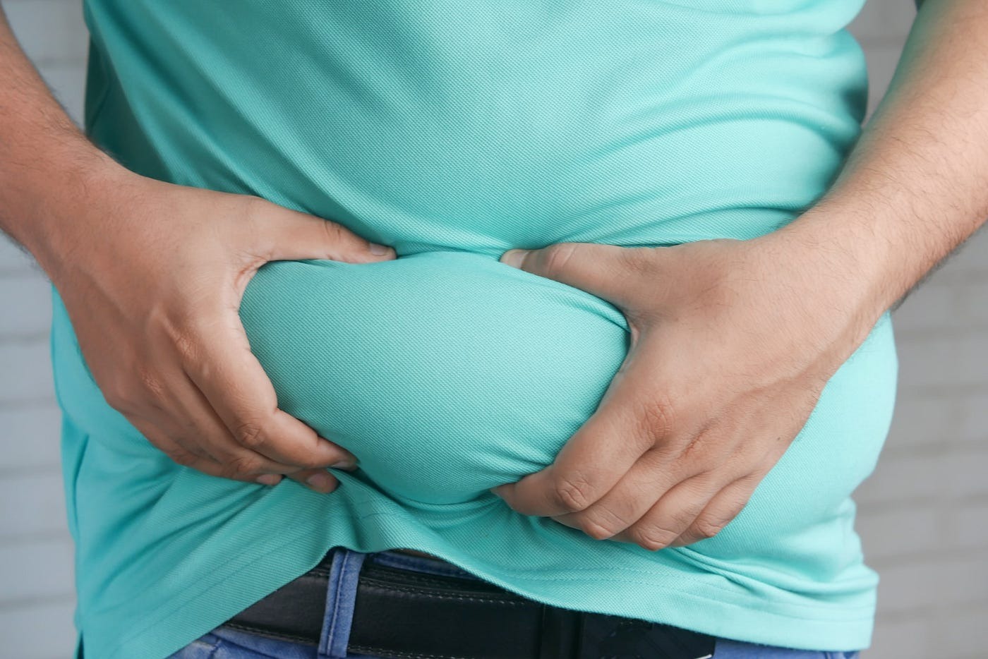 Why is it tough for women to lose weight in comparison to men?