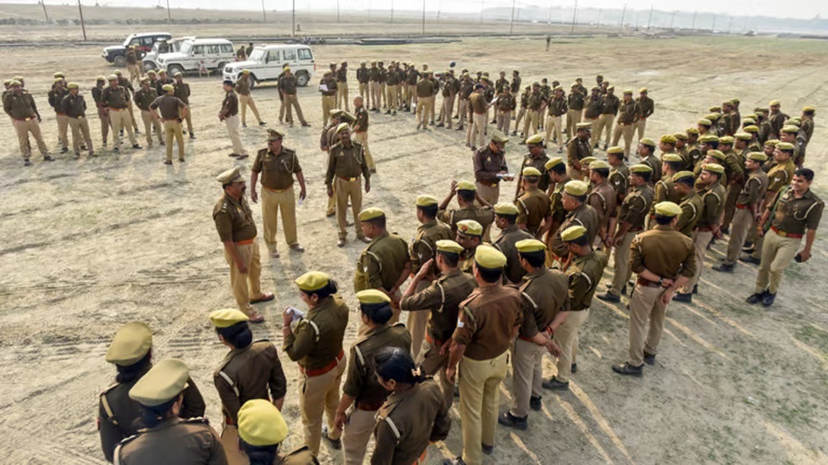 Police on High Alert as Mahakumbh Mela Draws Massive Crowd at Prayagraj Railway Station