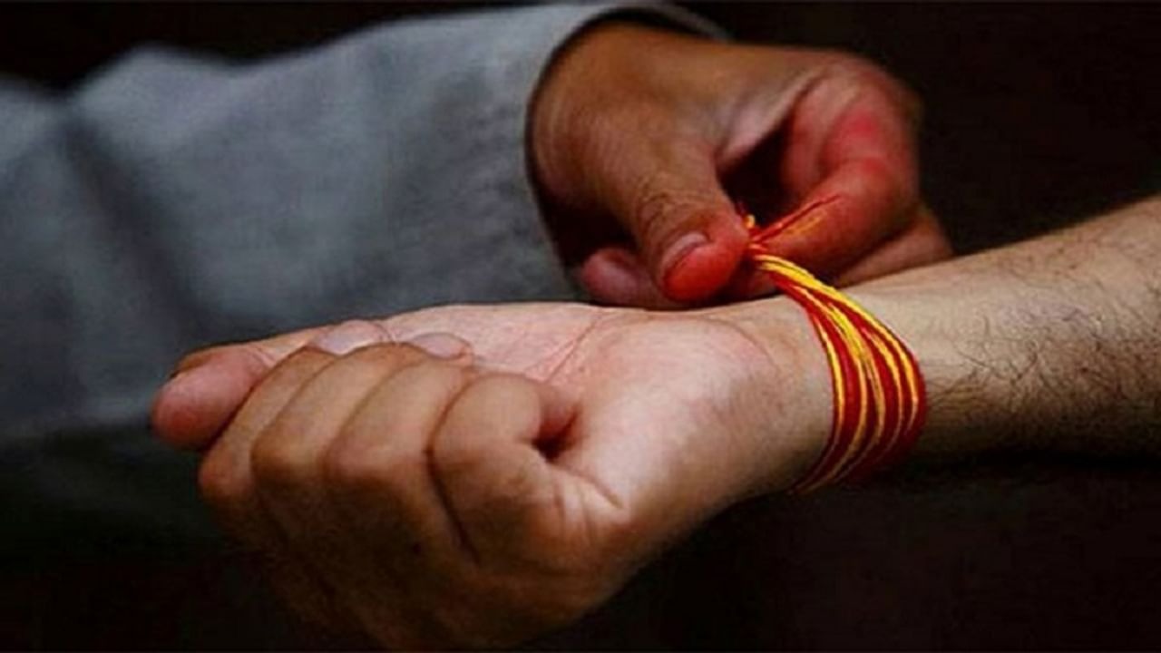 Why do Hindus tie 'Kalawa'?