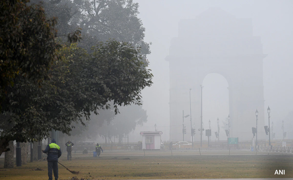 Delhi Freezes! Coldest Day in Four Days as Temperature Hits 7.6°C