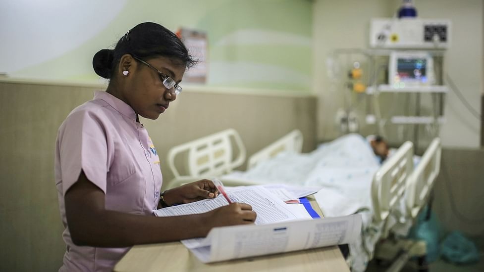 Karnataka nurse 'fixes' child's wound with fevikwik, gets suspended!