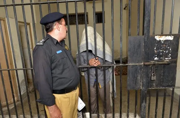 Stranded in Mumbai! Pakistani Man Lives in Police Station for Months