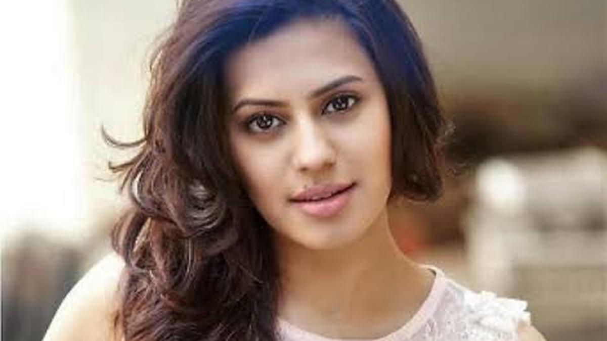 Actress Ranya Rao Caught Smuggling 14.8 kg Gold at Bengaluru Airport!