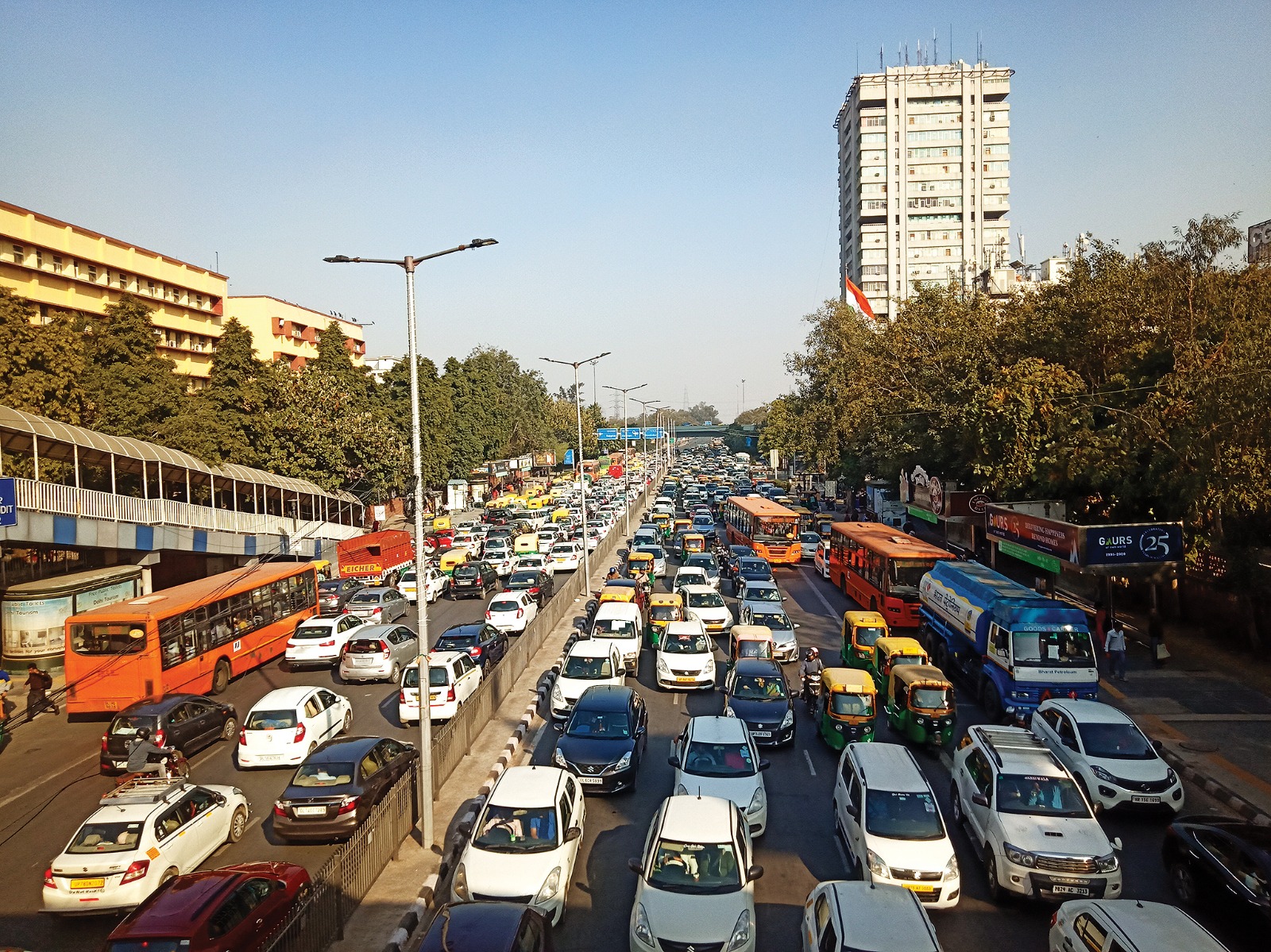 Kilometres-Long traffic jam on Akshardham-Ghaziabad road in Delhi