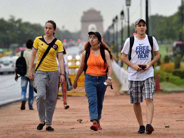 Tourist Visit Turns Nightmare as Delhi Man Struggles to Breathe!