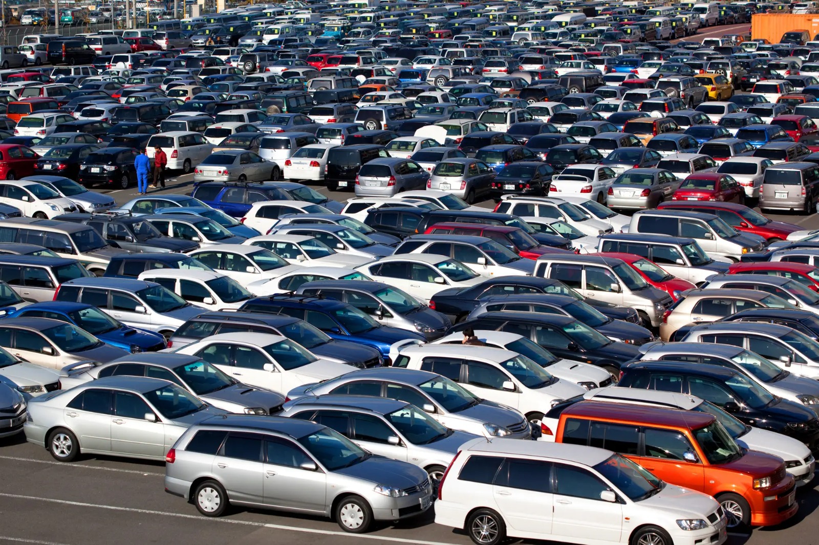 Maharashtra Increases Tax on Expensive EVs and CNG Cars!