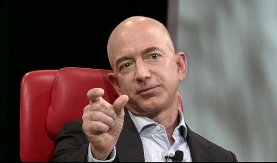 Amazon to cut 14,000 managerial jobs- massive layoffs ahead in 2025!
