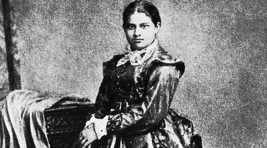 Who is Toru Dutt, India's first female poet to write in English and French?