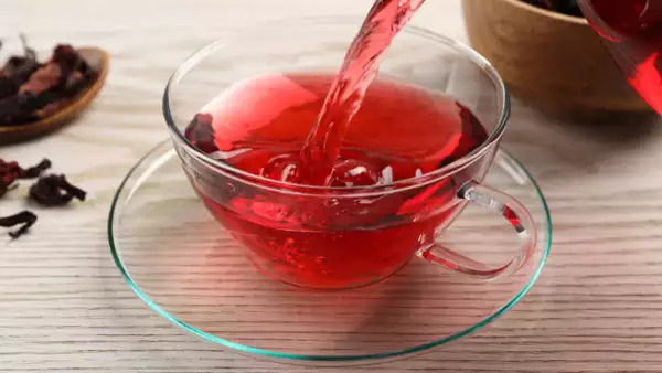 Boost Your Health with a Cup of Hibiscus Tea!