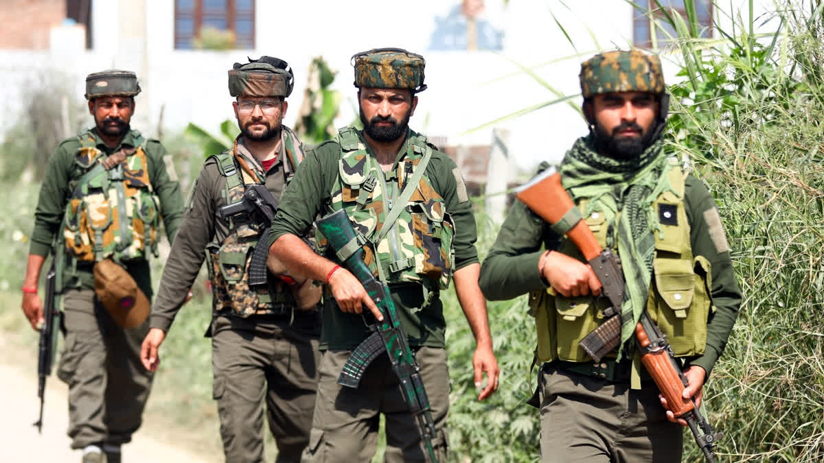 3 Policemen and 2 Militants Died In Deadly Encounter in Kashmir!