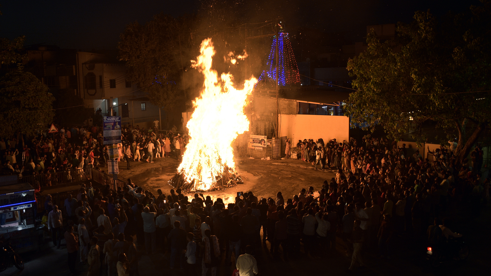 "kaala Jaadu" In Bihar During Holika Dahan: Horrifying Story!