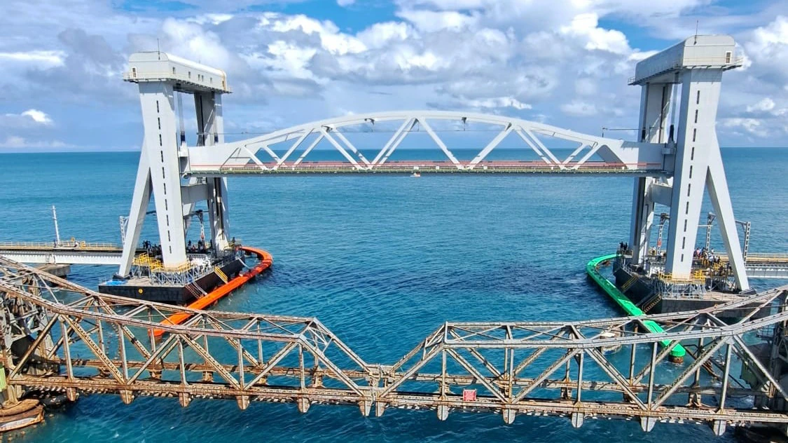 Travel karne ka plan hai? Naya Pamban Bridge miss mat karna!