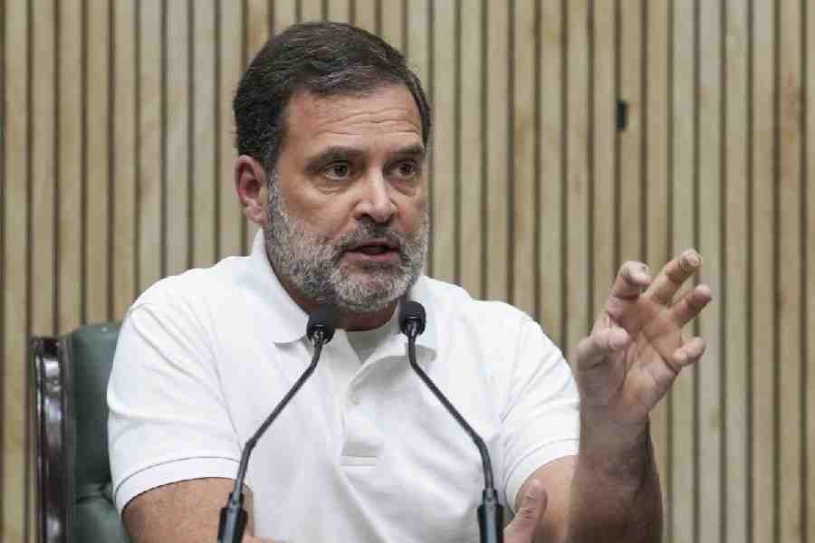 Rahul Gandhi Joins ‘White T-Shirt Movement’ in Bihar to Demand Jobs