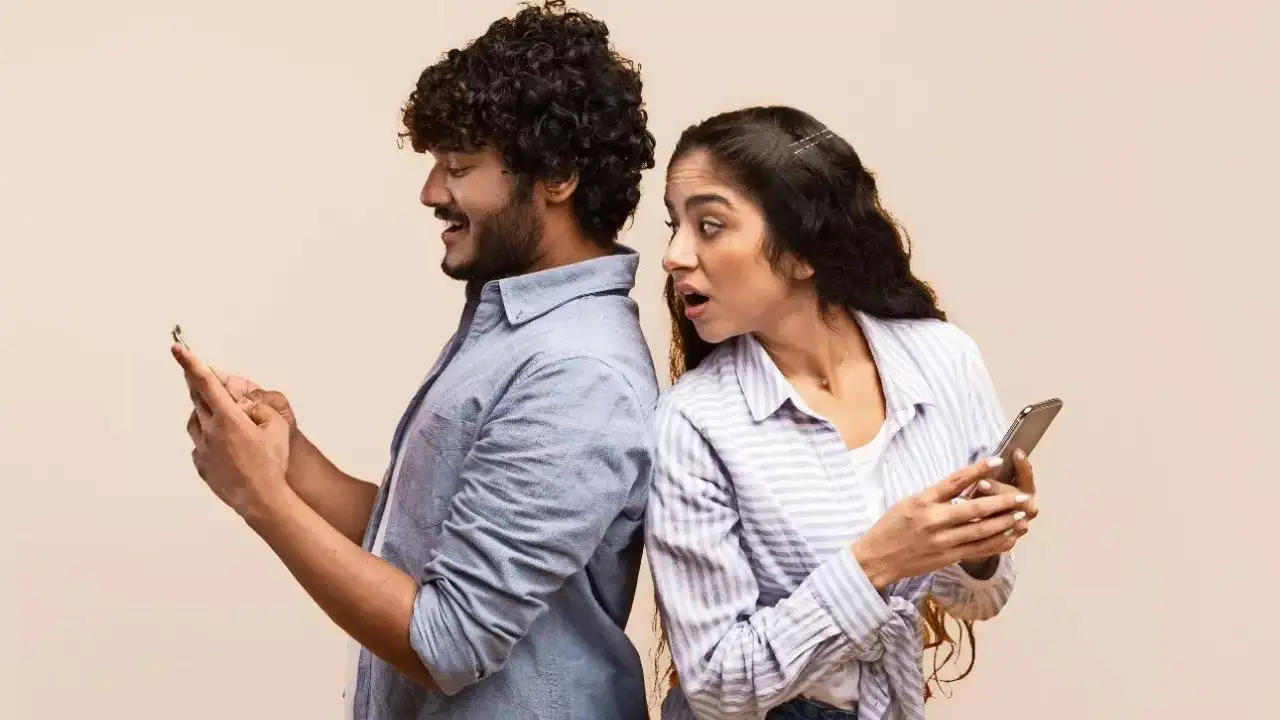 Micro-Cheating: The Subtle Acts That Can Harm Your Relationship!