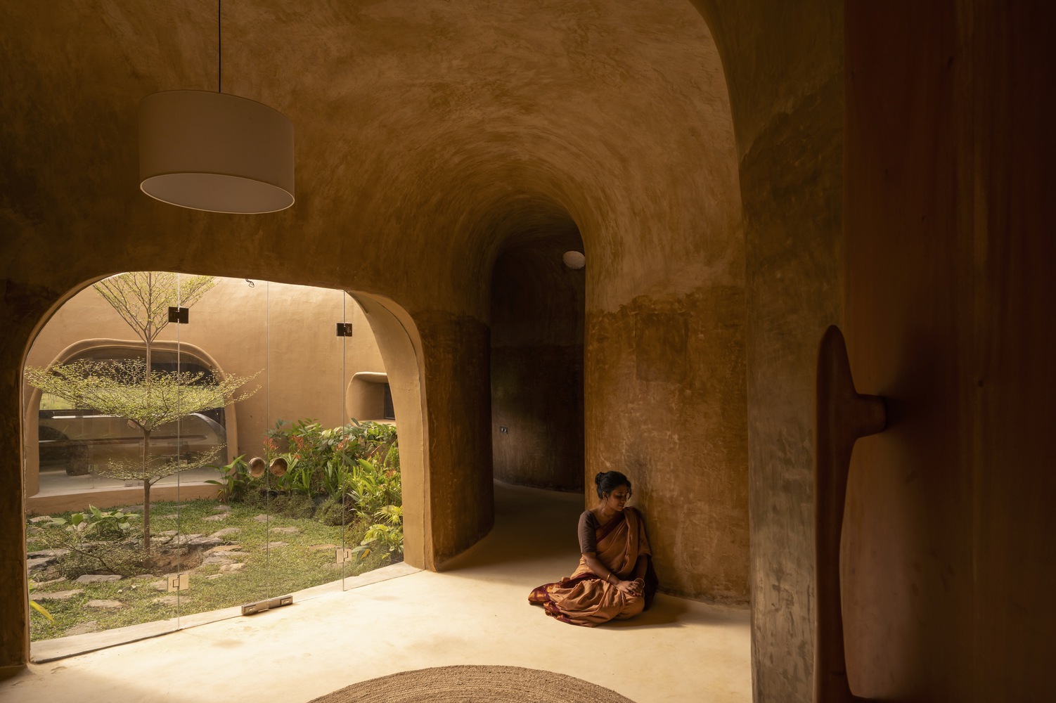 Built with mud & cow dung—this house beats the heat, with zero electricity bills