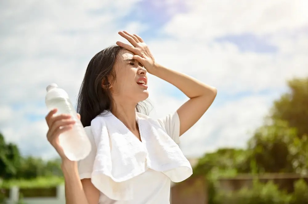 How to stay hydrated and cool during summers?