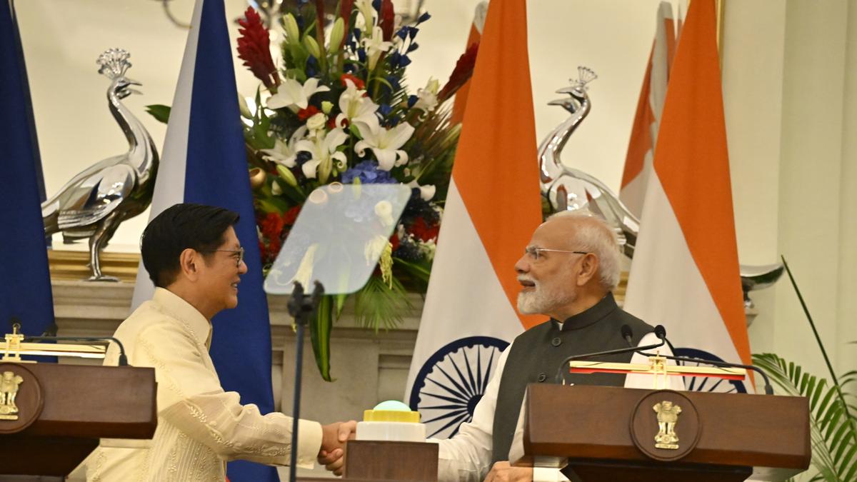 India and Philippines forge Defence pact amid China tensions!