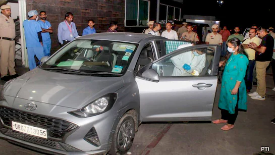 'Debt in crores': Family of 7 end life in car in Haryana's Panchkula
