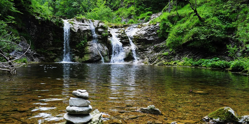Tamil Nadu’s hidden waterfalls are roaring, don’t miss these monsoon gems!