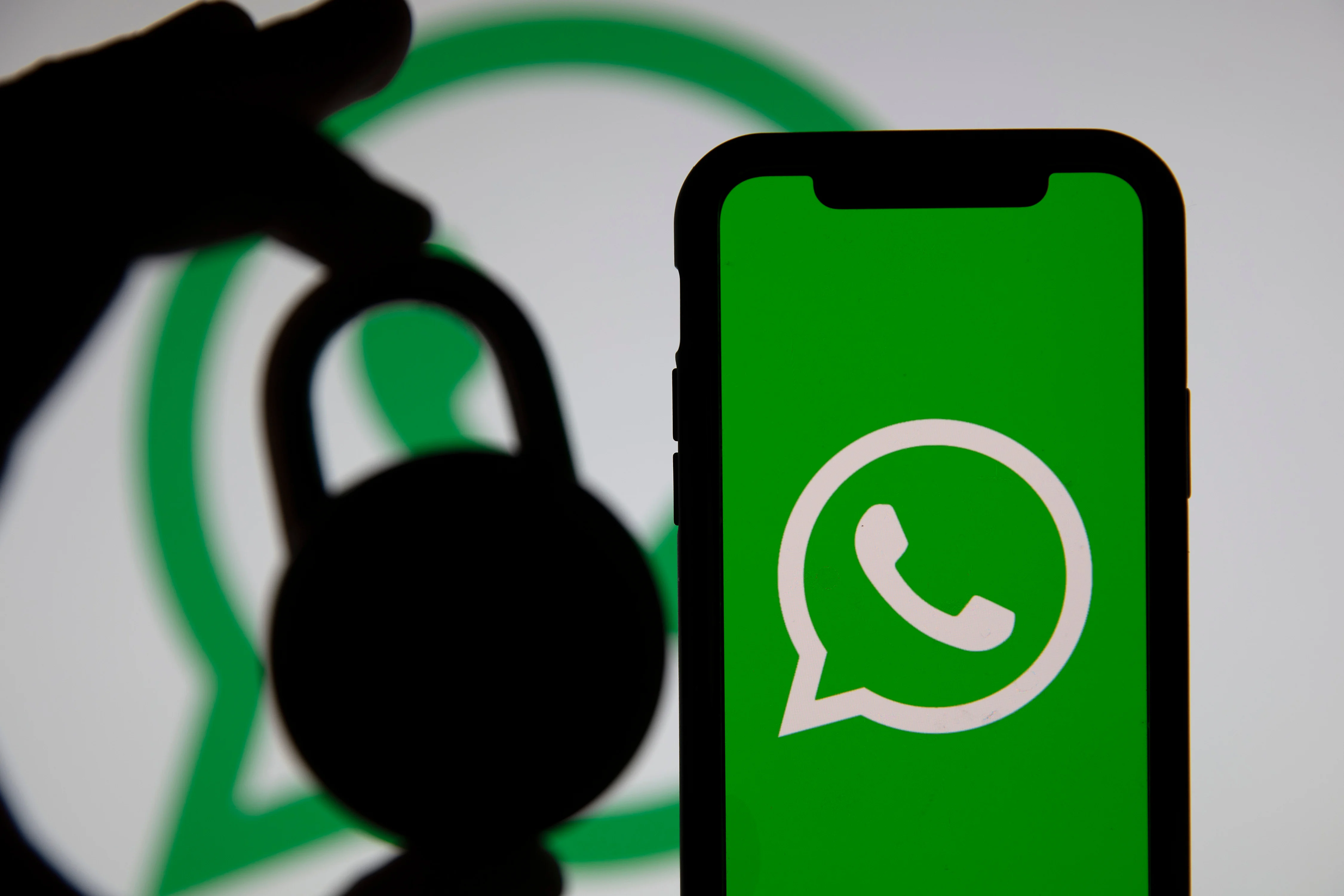 If you use WhatsApp, this privacy warning is for you!