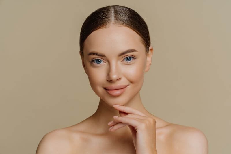 Want a sharp jawline without surgery  Try these 5 lazy-girl hacks!