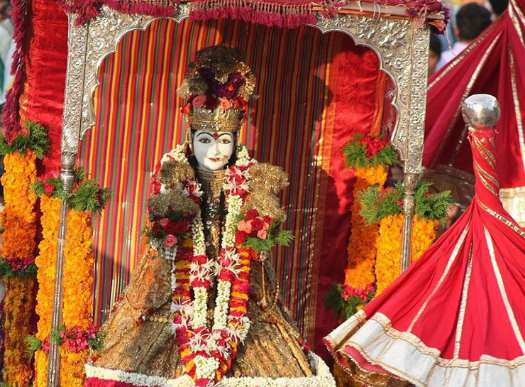Teej Mata’s Procession Sparkles with Tradition