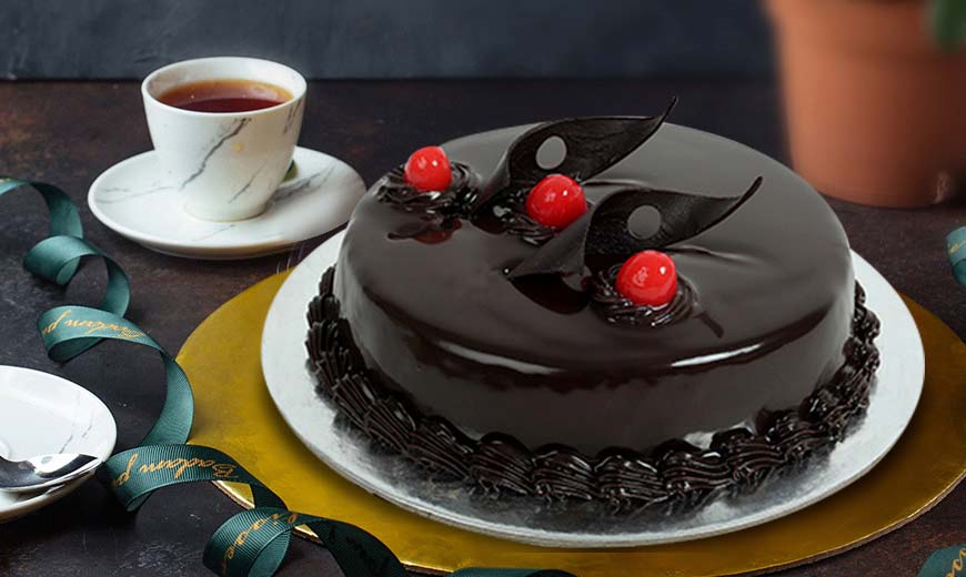 7 Reasons Why Chocolate Cake Could Save Your Health!
