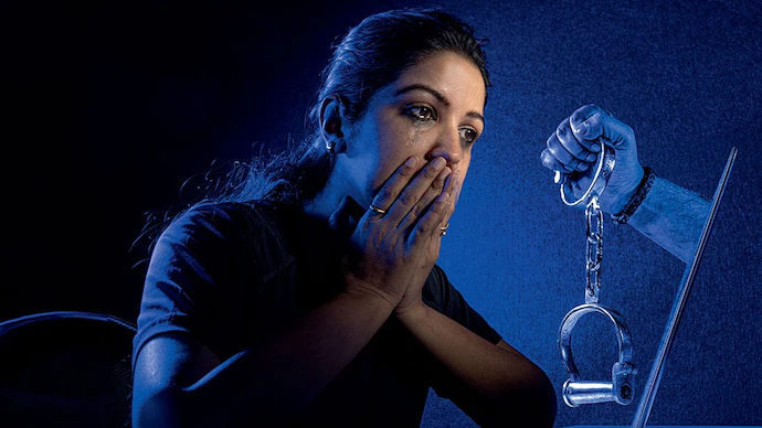 The “gift scam” turning Instagram friendships into terrifying blackmail!