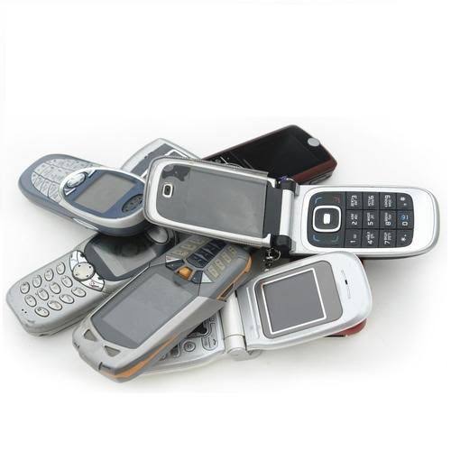 Old phones reborn as compact, powerful data hubs!