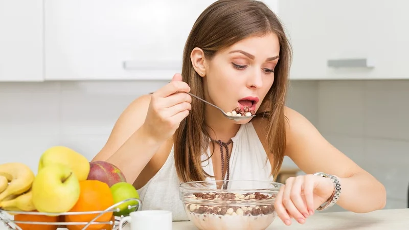 Slow Down! Eating Fast Affects Your Digestion!