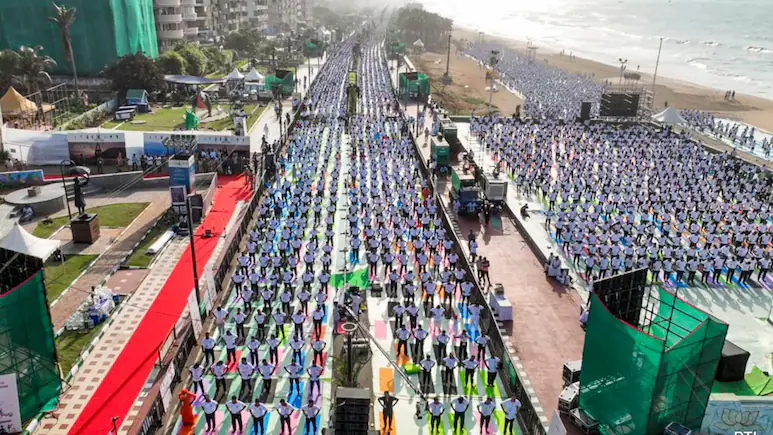 3 lakh people, 23 world records broken. Visakhapatnam made history this Yoga Day