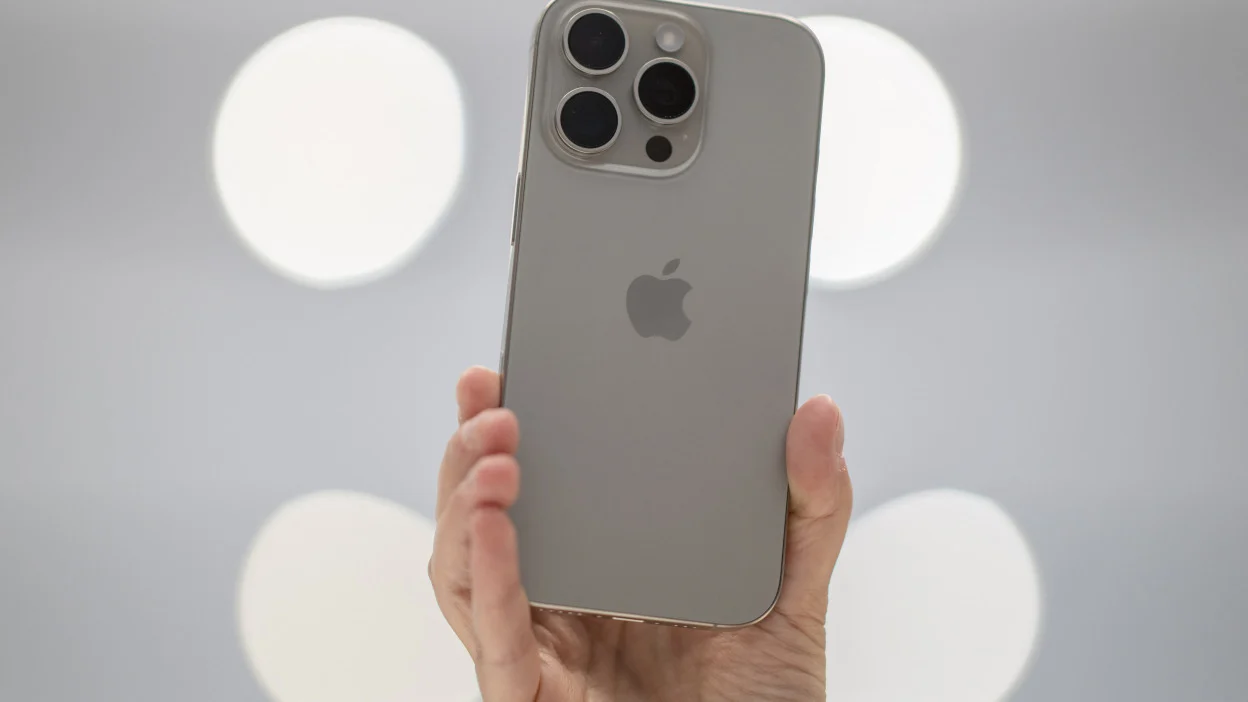 iPhone 17 vs iPhone 16: The hidden upgrades Apple didn’t tell you about!