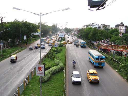 Delhi’s Air Struggles While VIPs Cruise Freely