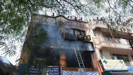 Fire Breaks Out in Ghaziabad's Raj Nagar RDC!