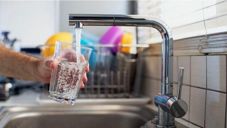 Dangerous water contamination in Noida: Over 400 fall sick!