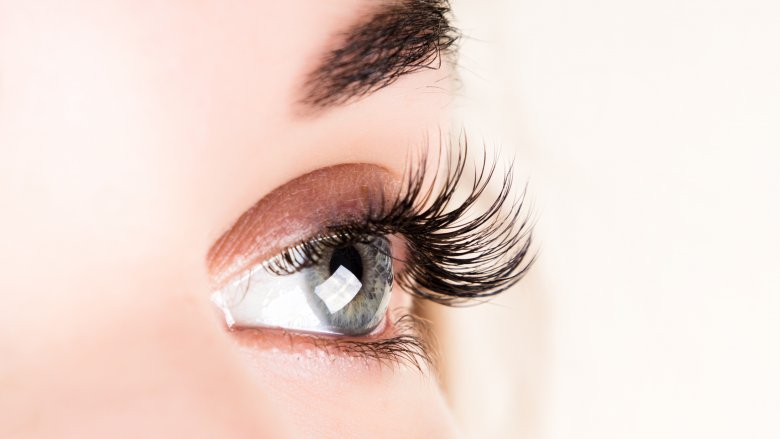 You sleep with mascara on? Read this before tonight!