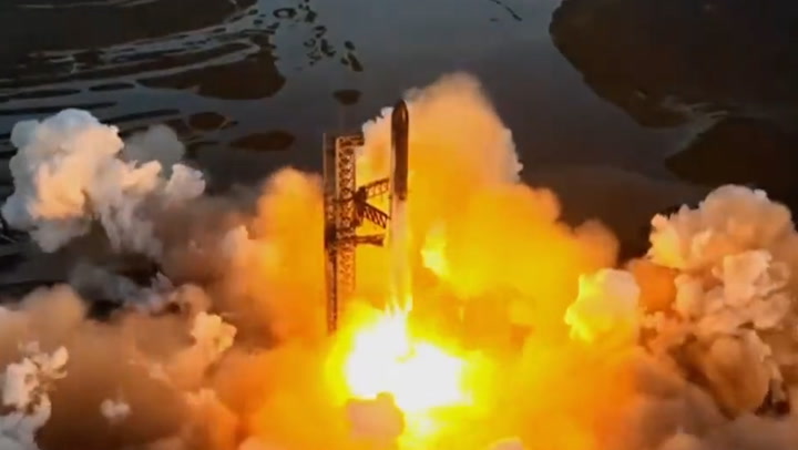 Elon Musk s starship Bursts into flames!