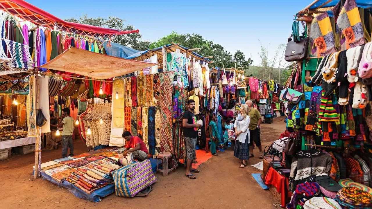 The Origins of India's weekend market culture!