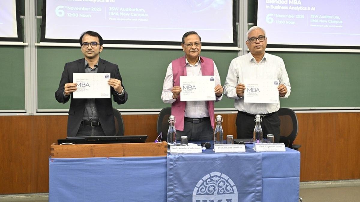IIM Ahmedabad unveils India’s first blended MBA in Business Analytics & AI!