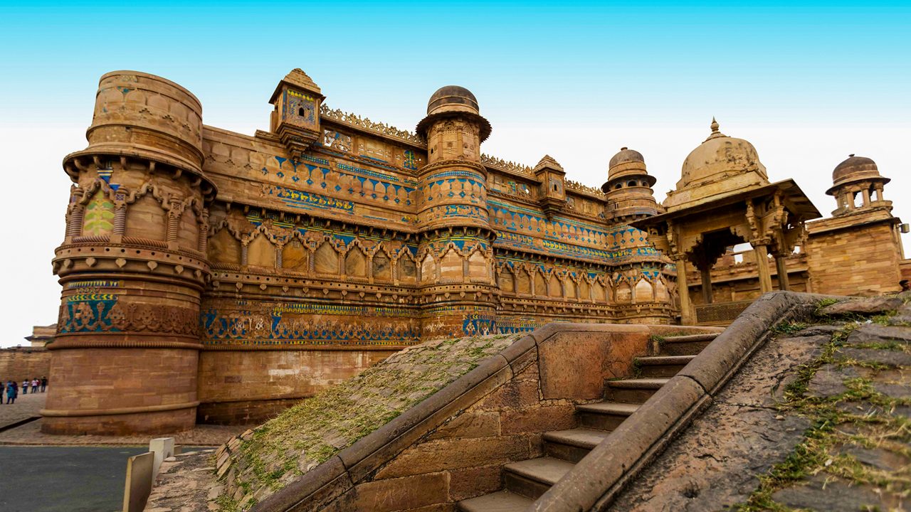 Want to explore real history? Start with these heritage trails!