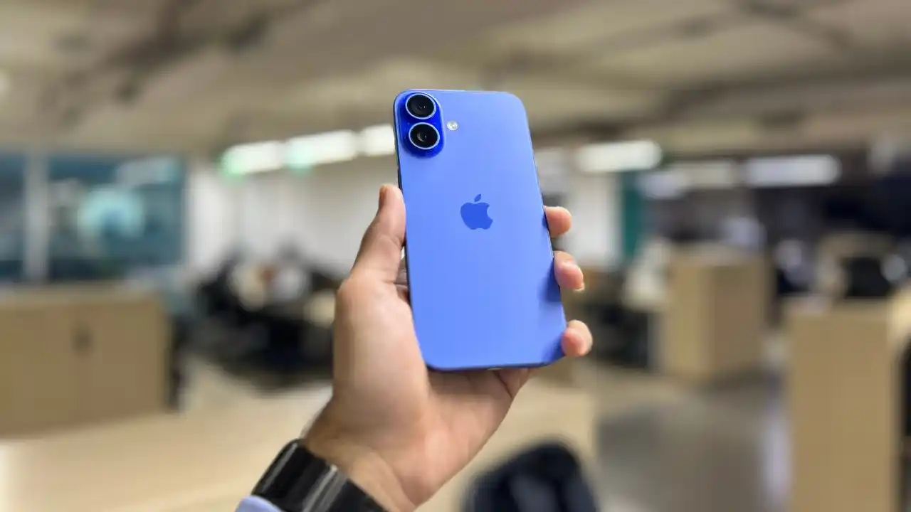IPhone 16 at ₹69K  Flipkart Freedom Sale Drops Prices Like Never Before!