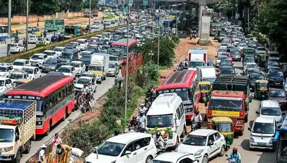 Bengaluru’s Thursday traffic chaos sparks viral 'Walk to Office' advice!
