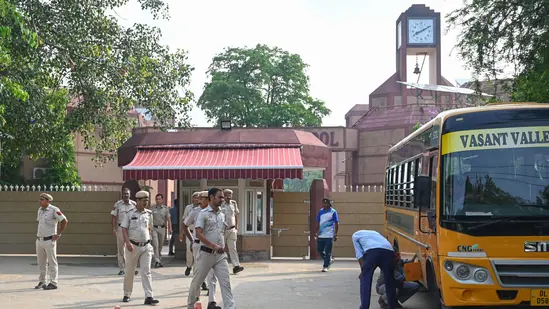Third scare in four days, Six Delhi recieves bomb threats!